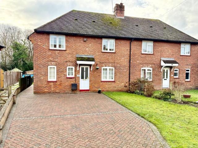 House for sale in Oxted, Hillview