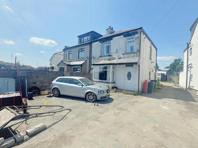 House for sale in Buttershaw, West Yorkshire