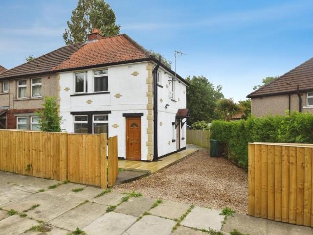 House for sale in Allerton, West Yorkshire
