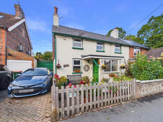House for sale in Ifield, Crawley