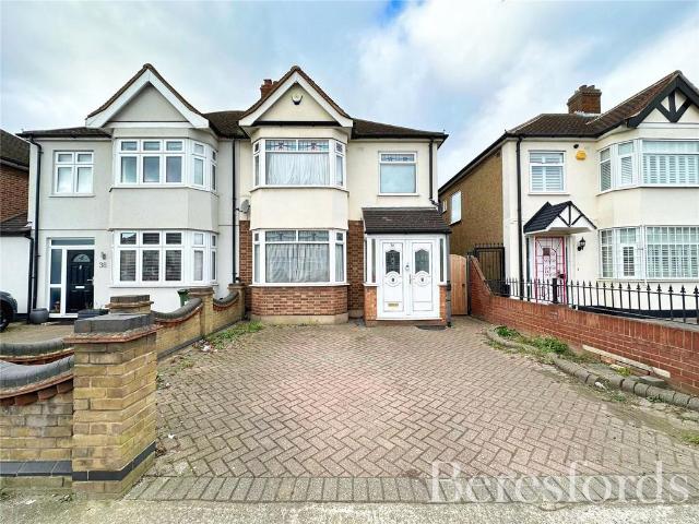 House for sale in Hornchurch, Greater London