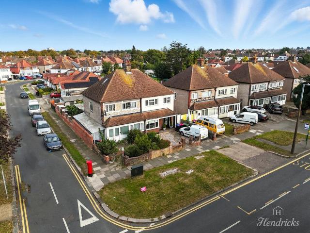 House for sale in Alton Barnes, Essex