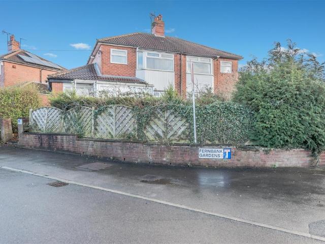 House for sale in Farsley, West Yorkshire