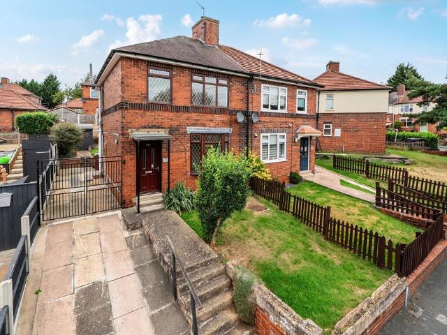 House for sale in Wrenthorpe, West Yorkshire