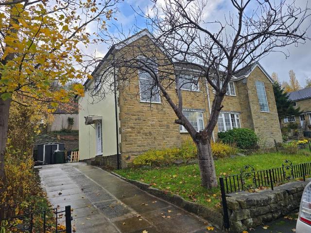House for sale in Frizinghall, West Yorkshire