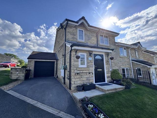 House for sale in Charlesworth, East Midlands