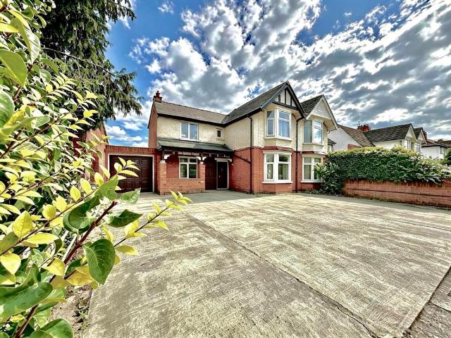 House for sale in Walcot West, Swindon