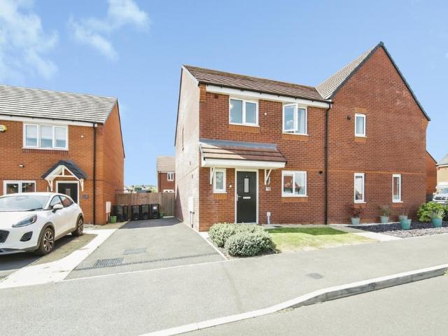 House for sale in Gun Hill, Warwickshire