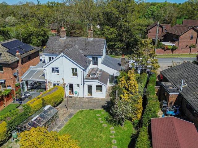 House for sale in Wivelsfield, Iford