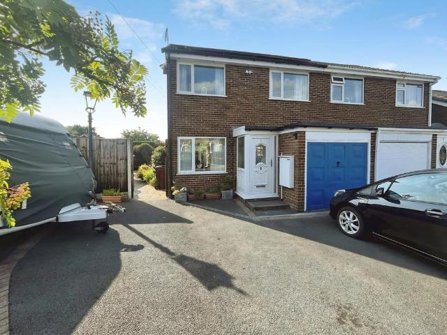 House for sale in Simmondley, Charlesworth