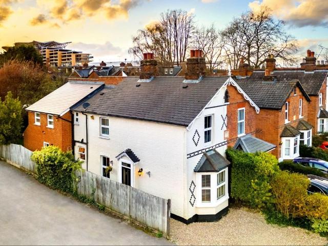 House for sale in North Ascot, Ascot