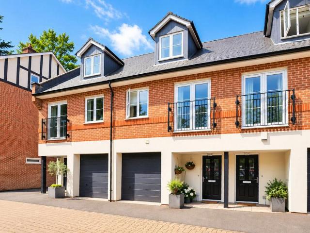 House for sale in Boxgrove, Guildford