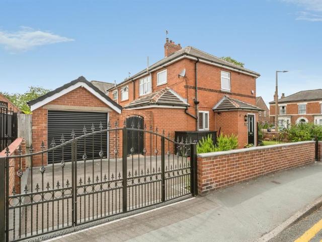 House for sale in Thorne, South Yorkshire