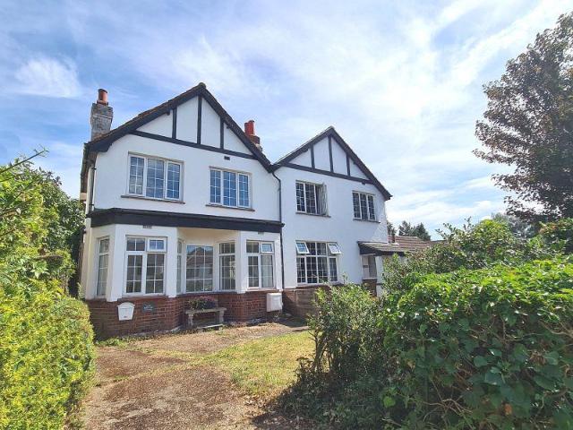 House for sale in Pachesham Park, Surrey