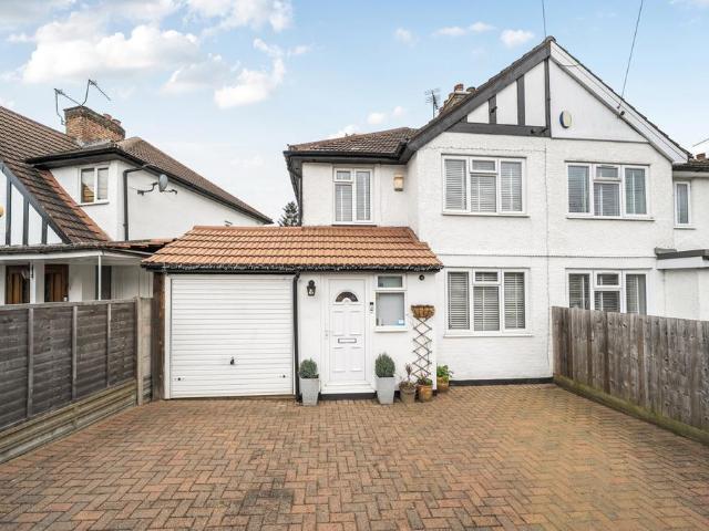 House for sale in Harrow Weald, Greater London