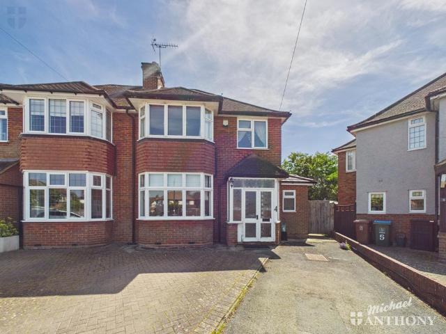 House for sale in Victoria Park, Aylesbury