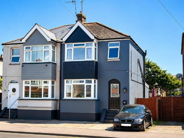 House for sale in Bulverhythe, Guestling Green