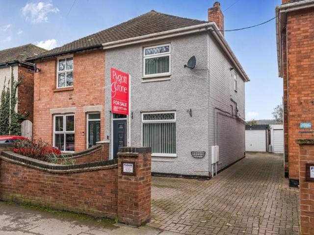 House for sale in Barton In Fabis, East Midlands