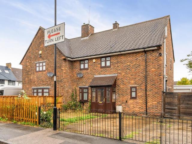 House for sale in Carterhatch, Greater London