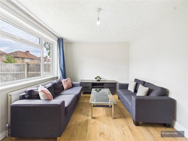 House for sale in Harrow Weald, Greater London