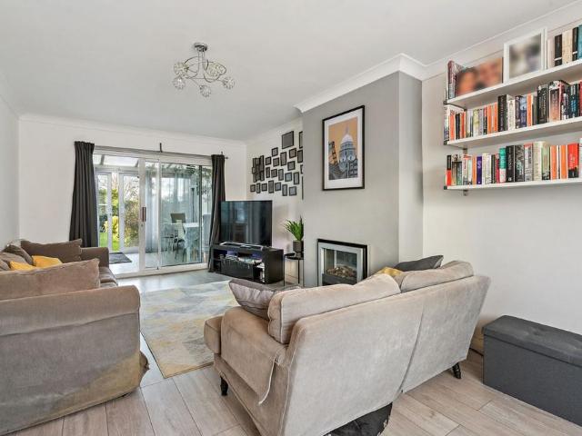 House for sale in Wexham and Ivers Community Board, Iver Heath