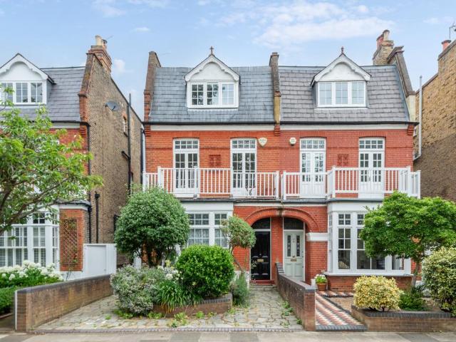 House for sale in Kew, Greater London