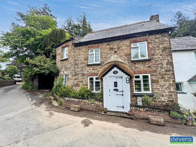 House for sale in Weir Quay, Devon