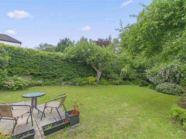 House for sale in Tranmere Park, West Yorkshire