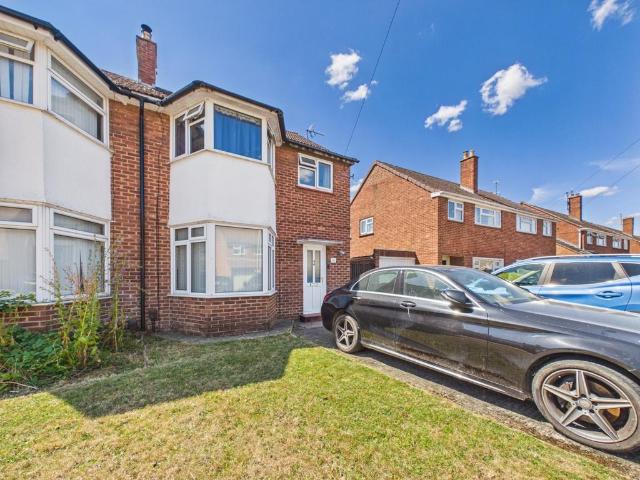 House for sale in Wotton, Gloucester