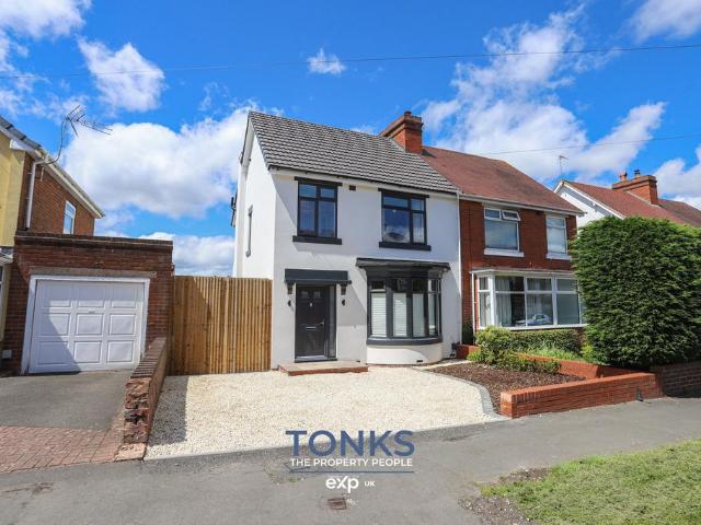 House for sale in Halesowen, West Midlands