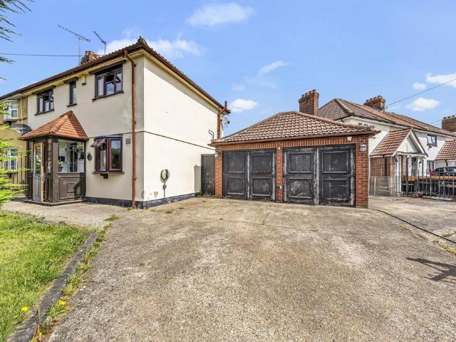 House for sale in Rush Green, Greater London