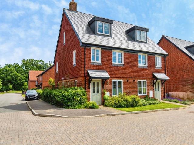 House for sale in Fisher's Pond, Colden