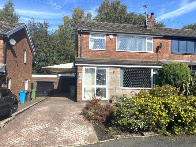 House for sale in Cowlishaw, Oldham