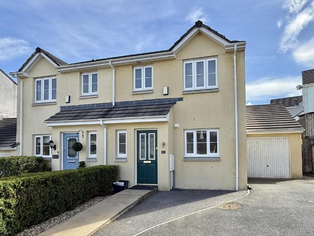 House for sale in Weir Quay, Devon