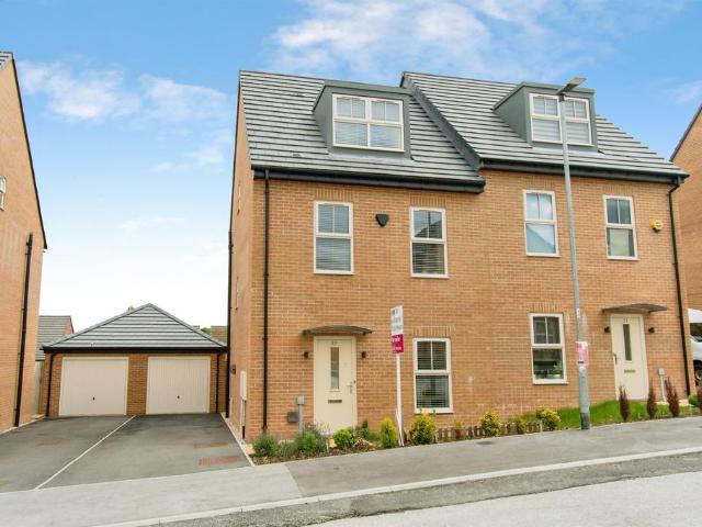 House for sale in Whitwood, West Yorkshire