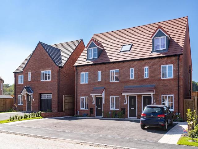 House for sale in Priors Hall Park, Weldon