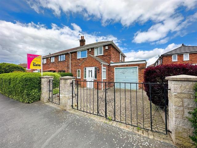 House for sale in Kellington, North Yorkshire