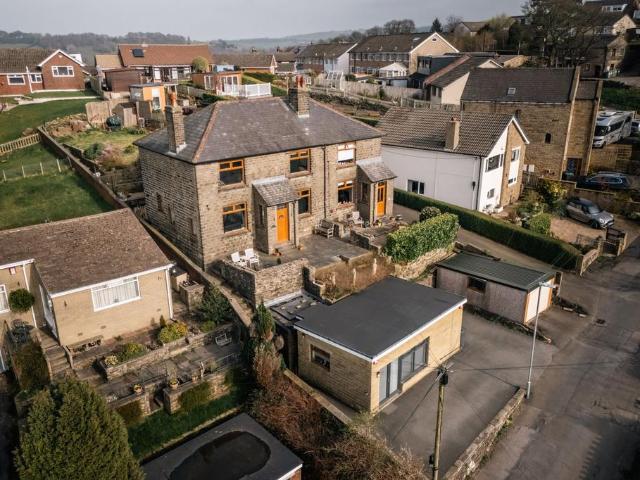 House for sale in Holme Valley, Thongsbridge