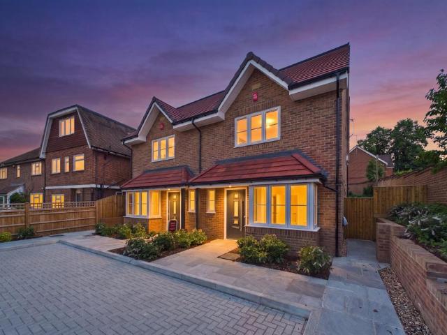 House for sale in Charvil