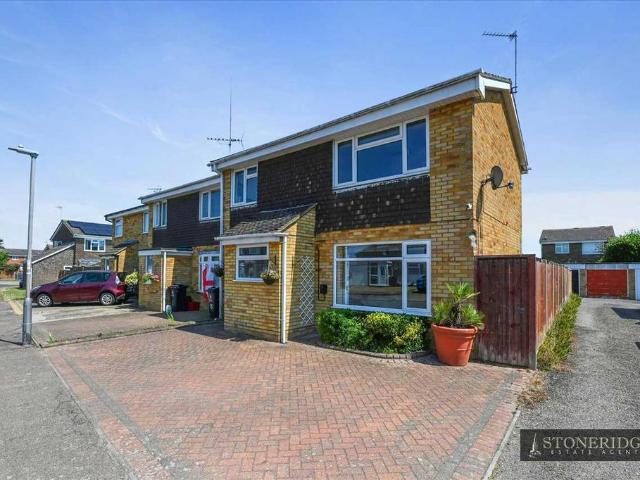 House for sale in Dale Hill, Essex