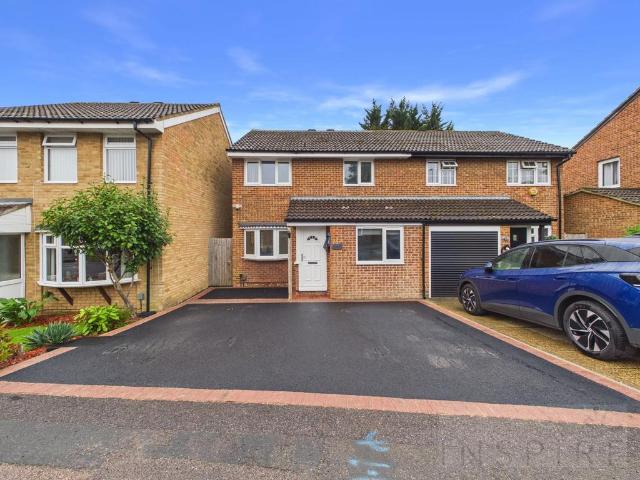 House for sale in Pound Hill, Crawley