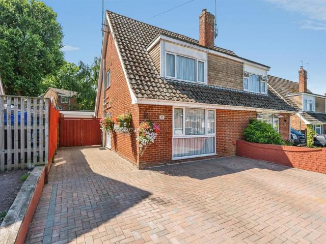House for sale in Barton Stacey, Hampshire