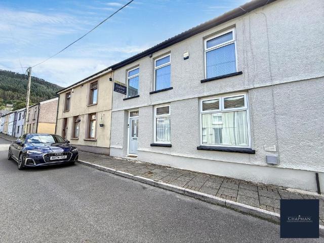 House for sale in Pentre