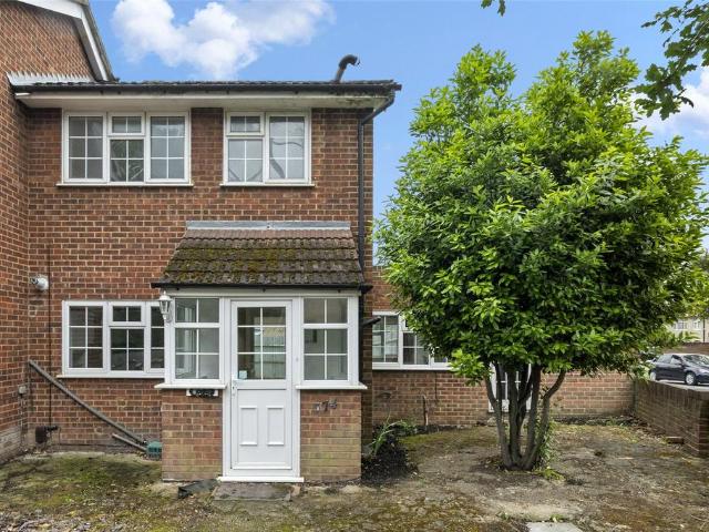 House for sale in Chessington, Greater London