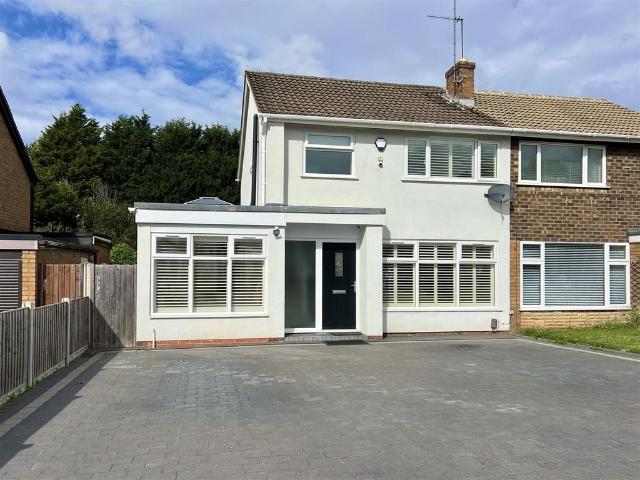 House for sale in Bromsgrove, Worcestershire