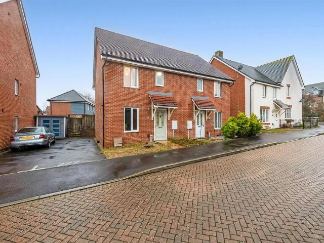 House for sale in Walworth Business Park, Barton Stacey
