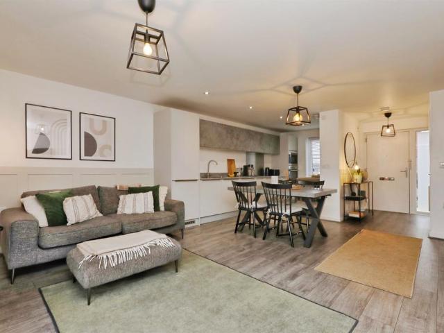House for sale in Elmton, East Midlands
