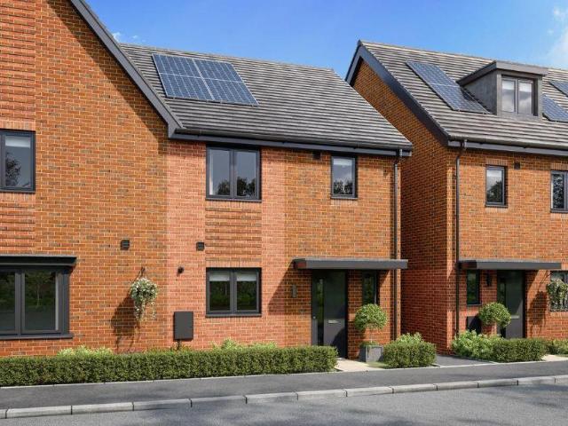 House for sale in Curbridge, Hampshire