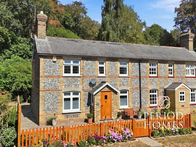 House for sale in Navestock Side, Essex