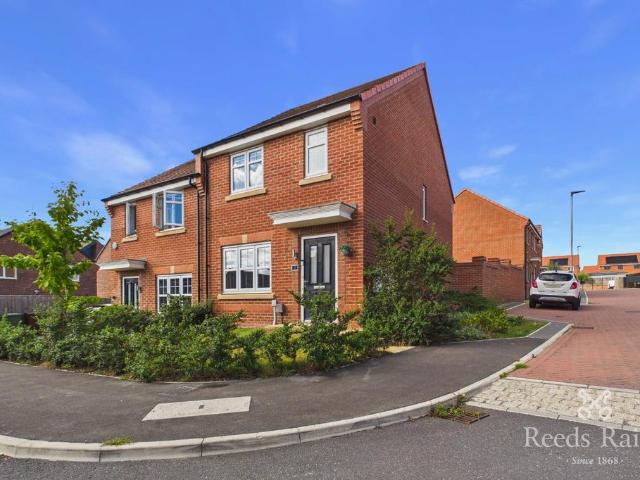 House for sale in City Fields, West Yorkshire